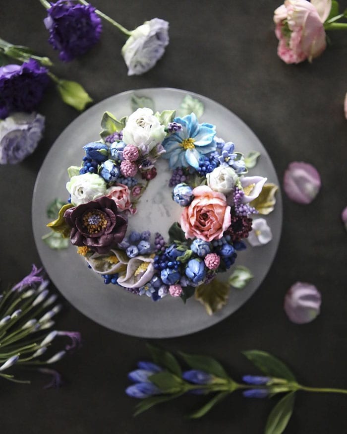 Un cofetar corean face cele mai realiste torturi florale din lume. Priviți cât sunt de frumoase!