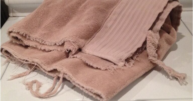Nu aruncați prosoapele vechi, aici sunt 15 moduri de a le reutiliza