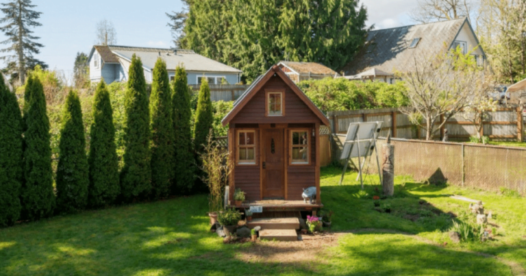 O femeie și-a vândut casa cu 3 dormitoare pentru a se muta într-una de 8 de metri pătrați, priviţi cum reuşeste acest lucru.